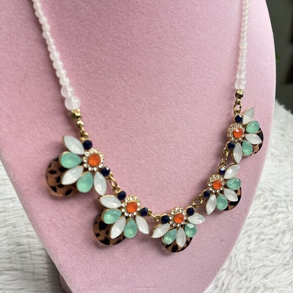 Plunder Design Trend Jewelry September Leopard Print Crystal Beaded Necklace - Picture 3 of 8